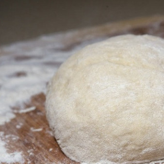 Заварное тесто для чебуреков с водкой