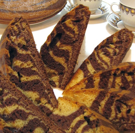 1. Этап. Бисквитный пирог Зебра: 6. А вот так он выглядит в разрезе.