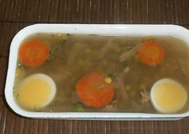 1. Этап. Холодец из утки: И отправляем в холодильник на 8 часов, на ночь можно. Готовый холодец из утки подаем с хреном или горчицей. Приятного аппетита!