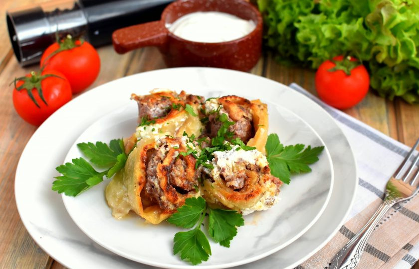 1. Этап. Ленивые пельмени в духовке: Подавайте ленивые пельмени горячими, посыпав свежей зеленью. Приятного аппетита!