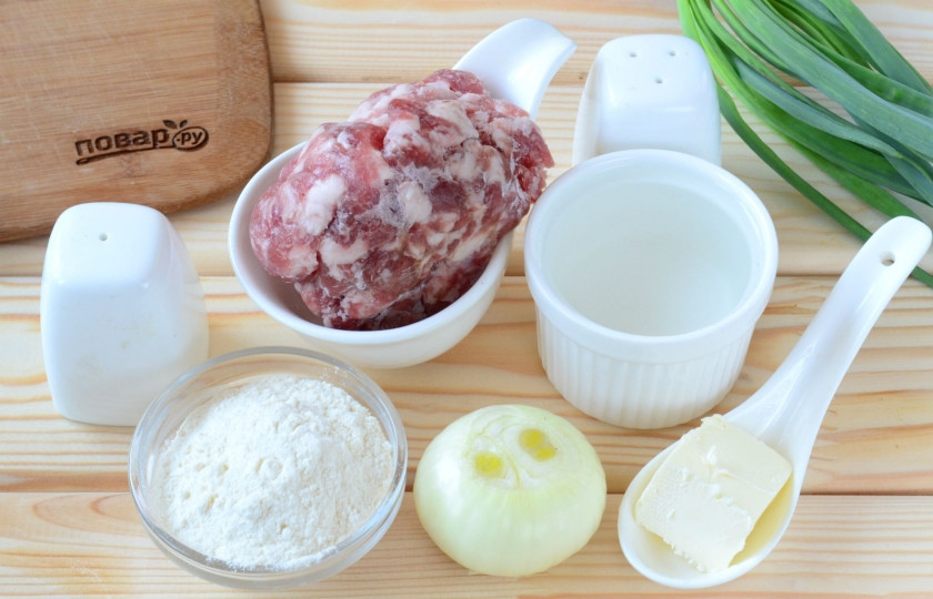 1. Этап. Гошкийде: Подготовьте все необходимые ингредиенты. В этот раз я купила готовый говяжий фарш, не было времени возиться с мясом.