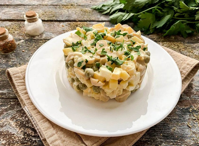 1. Этап. Салат из шампиньонов маринованных: Салат готов. Приятного аппетита!