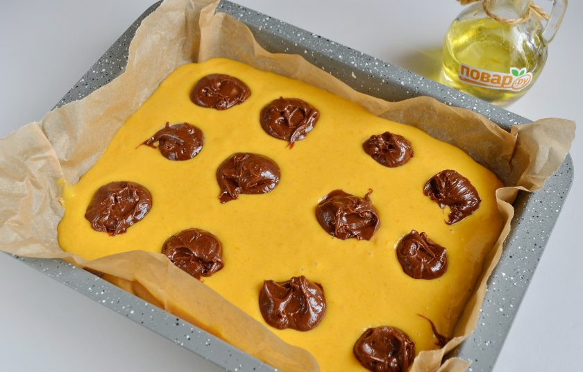 1. Этап. Брауни из тыквы: 10. И сверху оставшееся шоколадное тесто.