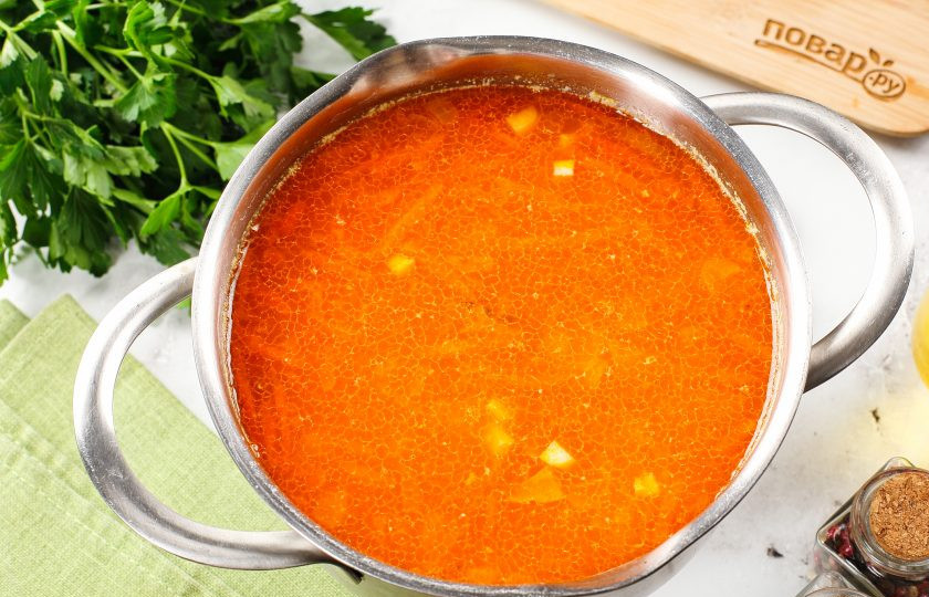 1. Этап. Суп с килькой в томате с вермишелью: Суп с килькой в томате с вермишелью готов. Дайте ему немного настояться и подавайте к столу.