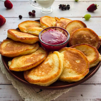 Оладьи на кефире и сметане