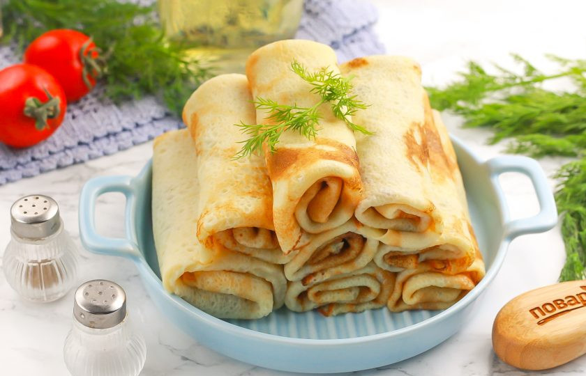 1. Этап. Блины с начинкой из баклажанов: Подайте блины с баклажанной начинкой к столу с различными соусами. Приятного вам аппетита!