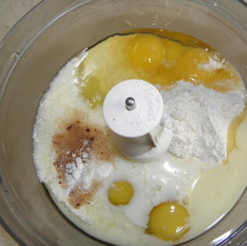 1. Этап. Блинчики с маком: 2. Замешиваем тесто на блинчики и хорошо его взбиваем, чтобы не было комков.