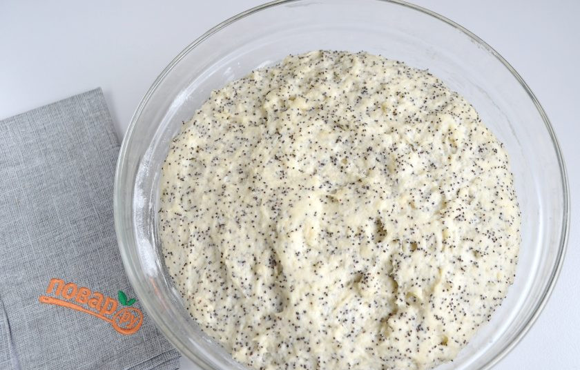 1. Этап. Хлеб с маком: 4. Тесто воздушное, хорошо подходит и увеличивается в объемах.