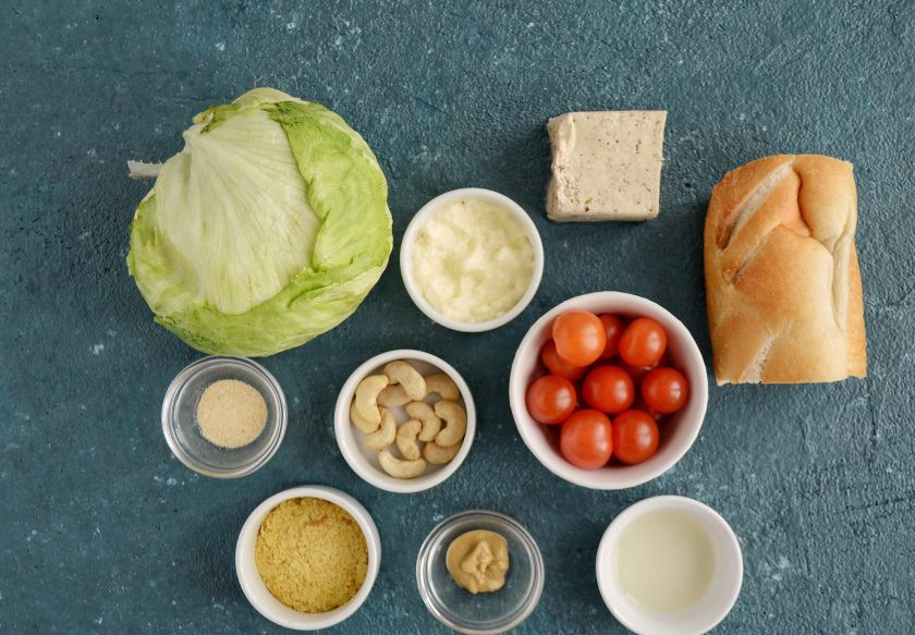 1. Этап. Постный Цезарь: Подготовьте все ингредиенты.