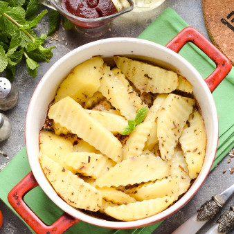 Картошка с базиликом в духовке