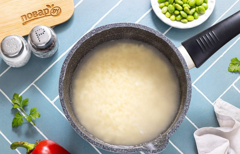 1. Этап. Паста орзо с овощами: Пасту орзо отварите в кипящей подсоленной воде до готовности. Примерно 10-12 минут.