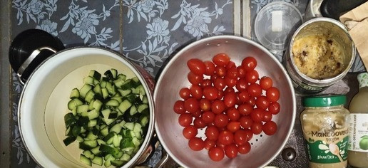 1. Этап. Салат с печенью трески «Мужская сила»: Сперва необходимо подготовить все ингредиенты.