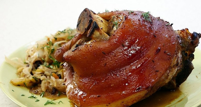 1. Этап. Свиная рулька с квашеной тушеной капустой: 5. В Германии это блюдо называется 