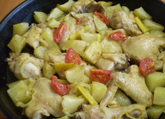 1. Этап. Курица, запеченная с картофелем и овощами: 6. Курица, запеченная с картофелем и овощами, готова.