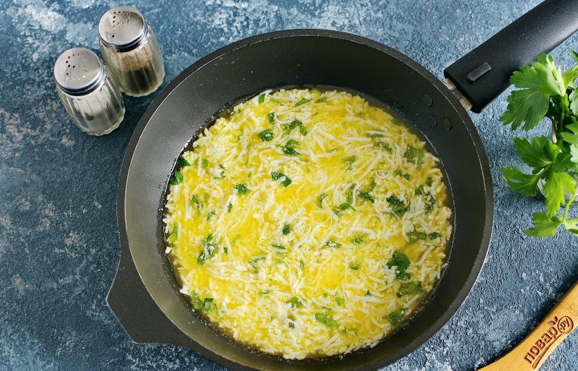 1. Этап. Щука по-польски: Потомите пару минут и снимите с огня.