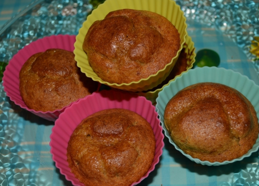 1. Этап. Банановые кексы в силиконовых формочках: 9. Вот так они выглядят после запекания.