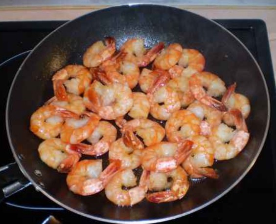 1. Stage. Shrimp Salad Stuffed Avocados: In a skillet over medium-high heat, heat olive oil. Add shrimp and cook until fully cooked through, 5-7 minutes. Let cool, then chop into bite-size pieces.