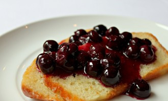 1. Этап. Варенье из черники в микроволновке: 4. Охлаждаем - и можно подавать!