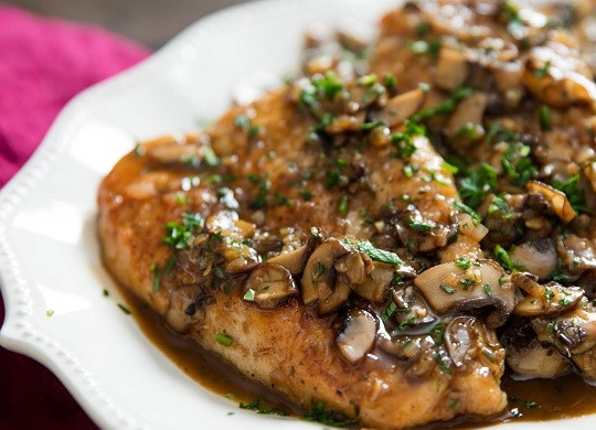 1. Этап. Курица Марсала с грибами: 5. Перед подачей дополните курицу 