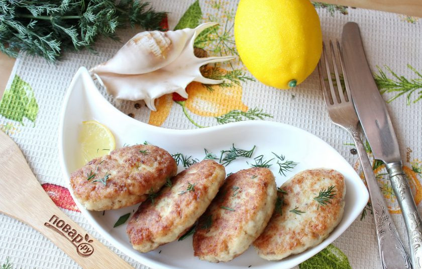 1. Этап. Рыбные котлеты с майонезом: Рыбные котлеты с майонезом готовы. Подавайте к столу с любым гарниром или на перекус с кусочком свежего хлеба.