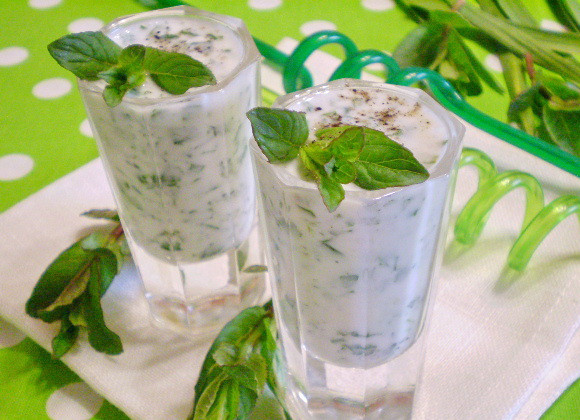 1. Этап. Кефир с зеленью: 5. Украшаем листочками мяты и угощаемся! Будьте здоровы!