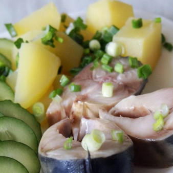 Скумбрия соленая в рассоле