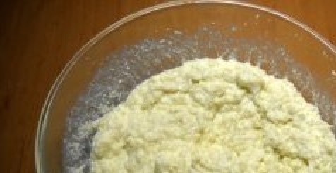 1. Этап. Запеканка из творога и вермишели: Хорошенько все перемешайте. до однородной массы.