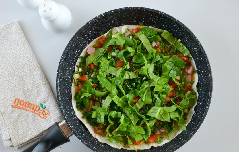 1. Этап. Завтрак с лавашом: Далее зелень: укроп, шпинат, зеленый лук.