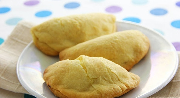 1. Этап. Пирожки с сыром Фета: 12. Пирожки с сыром Фета готовы! Приятного аппетита!