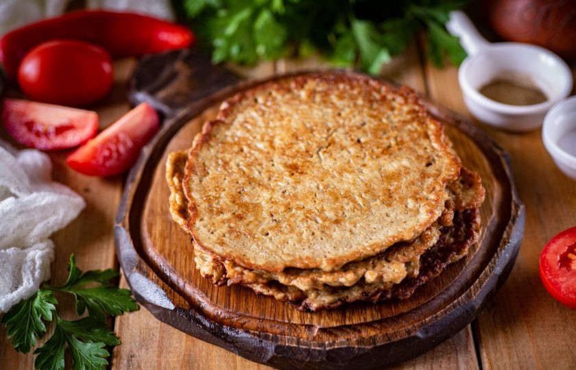 1. Этап. Блины из баклажанов: Все блинчики из баклажанов выложите стопкой на блюдо и подавайте к столу горячими. Приятного аппетита!