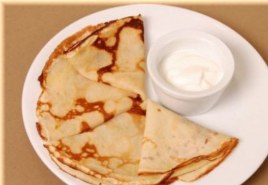 1. Этап. Блины заварные на воде: Подаем блины на стол вместе со сметаной. Приятного аппетита!