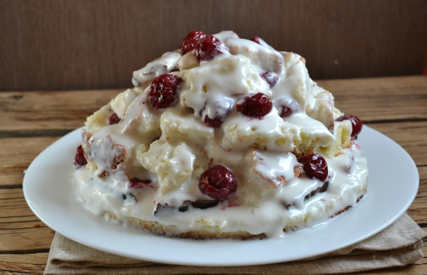 1. Этап. Торт Панчо с вишней: Торт готов! Поставьте его в холодильник минимум на 2 часа, чтобы он пропитался и стал единым целым.