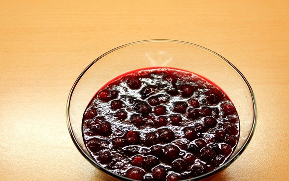 1. Этап. Варенье из клюквы без сахара: 4. Опять пересыпаем в кастрюлю, варим еще 20 минут. Готово!