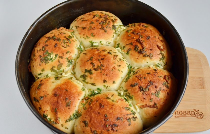 1. Этап. Сырные булочки с мясной начинкой: Сырные булочки с мясной начинкой готовы! Дайте им немного остыть в форме.