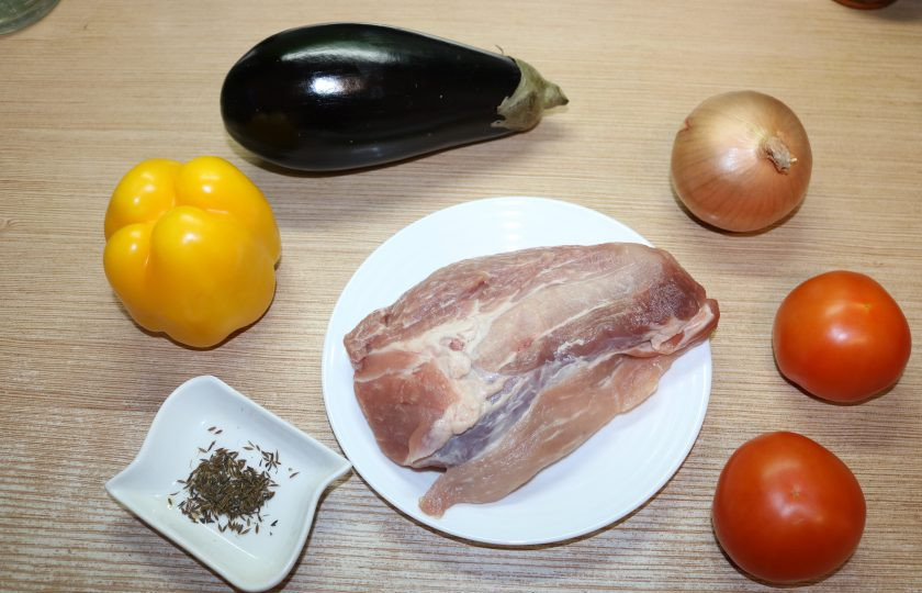 1. Этап. Тава-кебаб: Подготовьте ингредиенты.