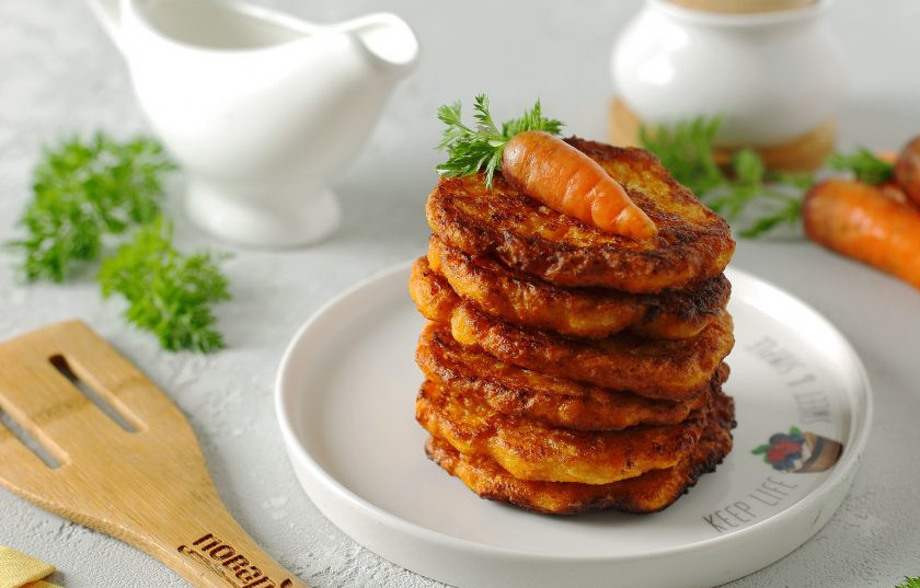 1. Этап. Морковные оладьи с творогом: Морковные оладьи с творогом готовы. Приятного аппетита!