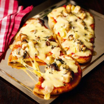 Naan Pizza