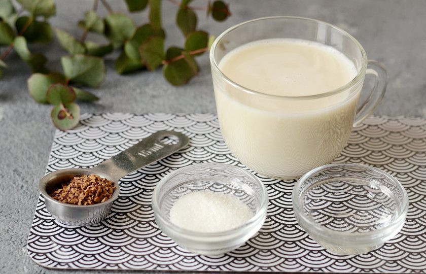 1. Этап. Кофе Дальгона: Подготовьте все ингредиенты.