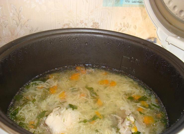 1. Этап. Суп с лапшой в мультиварке: Когда суп будет готов, мультиварка подаст звуковой сигнал.