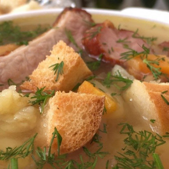 Очень вкусный гороховый суп с копчеными ребрышками