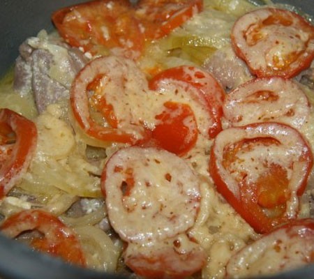 1. Stage. French turkey: French turkey in a slow cooker is ready to sprinkle with herbs before serving.