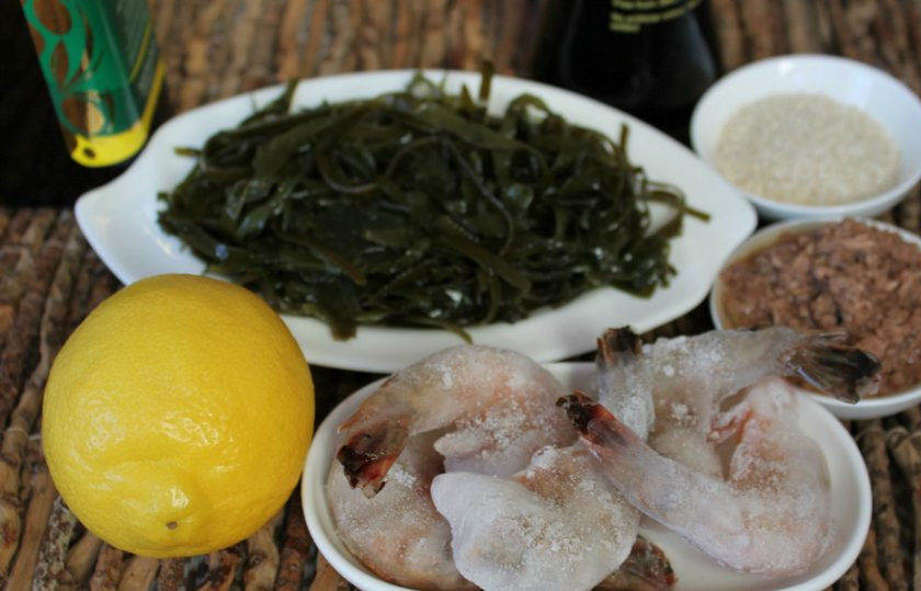 1. Этап. Салат из морепродуктов с морской капустой: Подготовим ингредиенты.