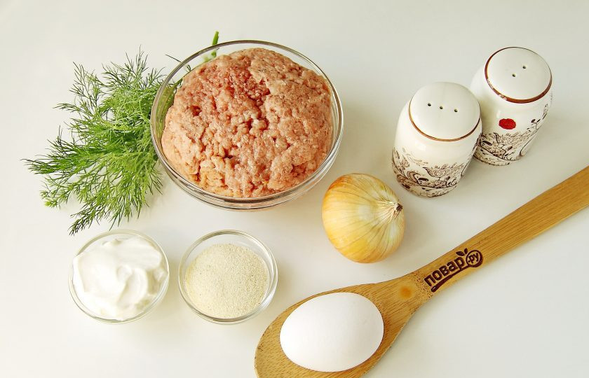 1. Этап. Суфле из индейки в мультиварке: Подготовьте все ингредиенты.