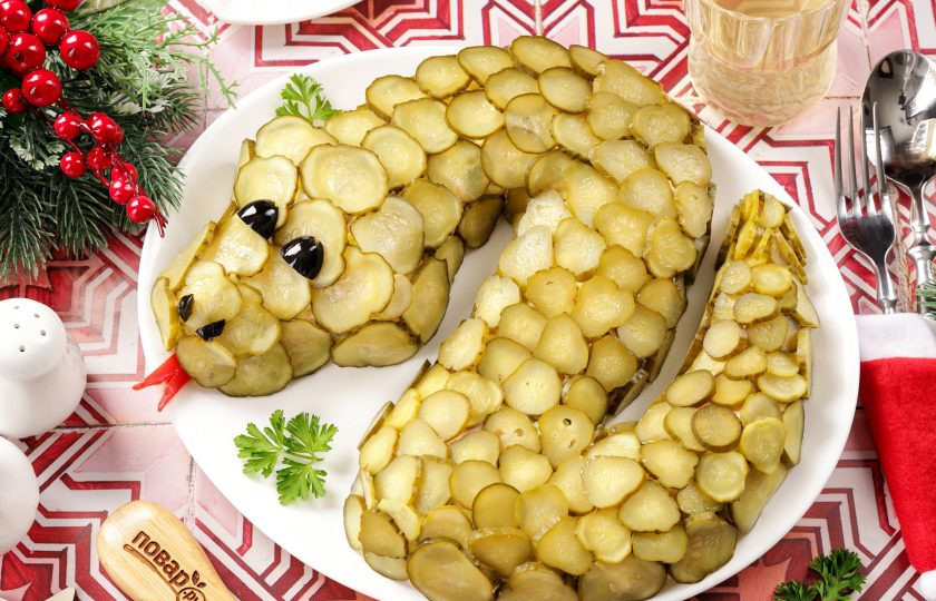 1. Этап. Салат Оливье на год Змеи: Приятного аппетита и счастливого Нового года!