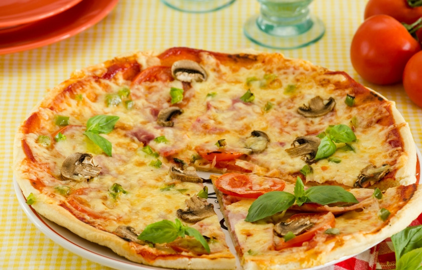 1. Этап. Тесто для пиццы за 5 минут: 6. Вот и все! Начинку уже выбирайте сами, и в разогретой духовке уже через 5 минут ваша пицца будет готовой!