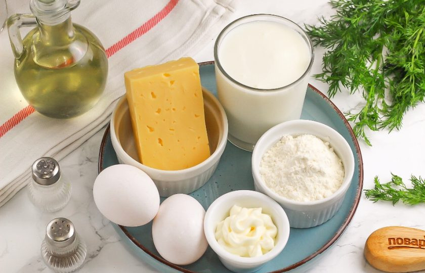 1. Этап. Блинные рулетики с начинкой: Подготовьте указанные продукты. Приобретите ваш любимый сыр для начинки. Можно заменить майонез чесночным соусом или сметаной.