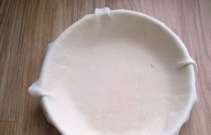 1. Этап. Губадья по-татарски: Большую часть теста раскатайте в 