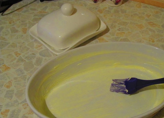 1. Этап. Рыба по-монастырски: Форму смазать маслом.