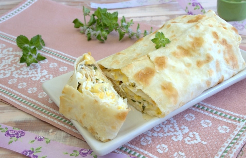 1. Этап. Пирог с сулугуни и творогом: 3. Вот и все! Нарезаем и подаем к столу вкусный пирог!