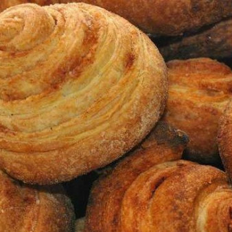 Улитки из слоеного теста